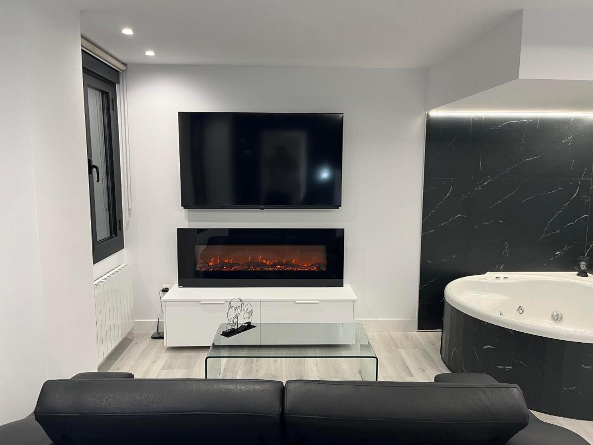 Black And White Suite "La Marinera" Castro Urdiales Zewnętrze zdjęcie